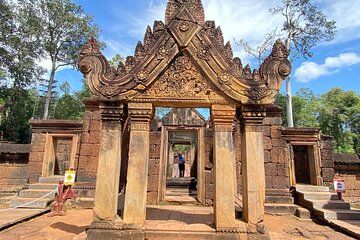 Beng Melea and Banteay Srei Temple Tour