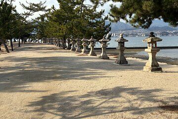 Miyajima Silent Walk – A Boundary-Crossing Experience