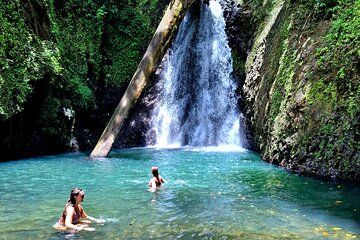 Seven Sisters Waterfall Hike