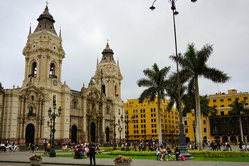 Lima Cultural Tour Parque del Amor Huaca Pucllana and Pisco Sour
