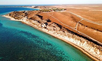 Private Shore Tour: Scenic Flight Over Ningaloo Reef & Transfer