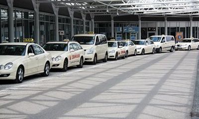 Quito Private Airport Transfer to Old Town with Onboard WiFi