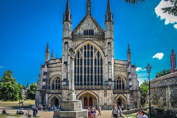 Private Tour of Stonehenge and Winchester