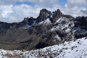 5 Day Mount Kenya Trek via Chogoria Route at Point Lenana