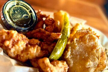 Savannah Walking Food Tour with 5 Locals Favorites Dishes