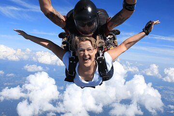 Pattaya Ocean View Tandem Skydiving with Hotel Transfers