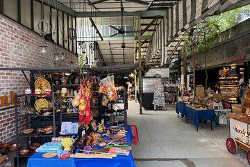 Ipoh Day Tour Old Town Cave Temples Mirror Lake
