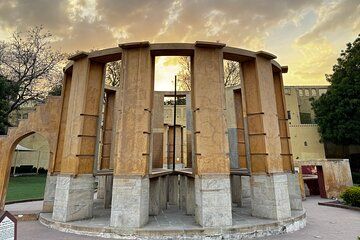 Jaipur City Tour: Flower Market, Monuments & Temples