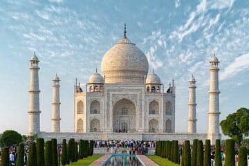 Agra Group Sightseeing Tour with Transfers and Expert Guide