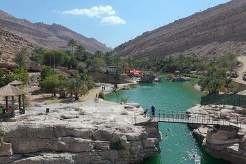 Private Wahiba Sands and Wadi Bani Khalid Day Tour from Muscat