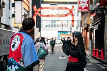 Tokyo Walking Tour of Kabukicho and Golden Gai with a Ninja Guide