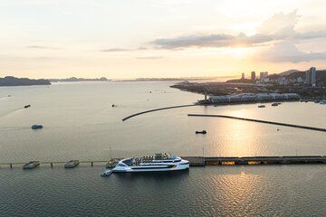 Modern Luxury Day Cruise Experience in Majestic Ha Long Bay