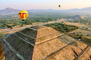 From Mexico City Balloon Ride Over Pyramids with a Private Guide