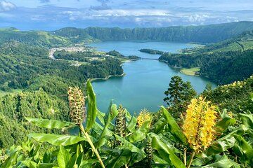 The Best of São Miguel: Lakes & Hot Springs