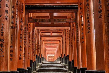 Kyoto Evening Magic: Fushimi Inari, Gion & Local Food Experience