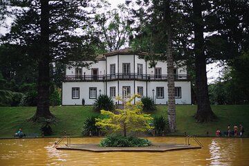 Volcanic Route and Thermal Baths Experience