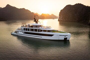 Lan Ha Bay Vietnam Group Tour by Kayak