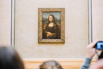 Louvre Guided Tour with Entry and Audio Tour