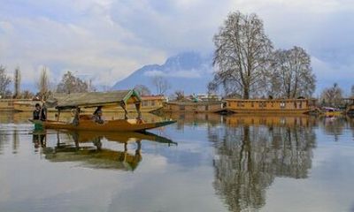 Paradise on Earth – Kashmir Escape