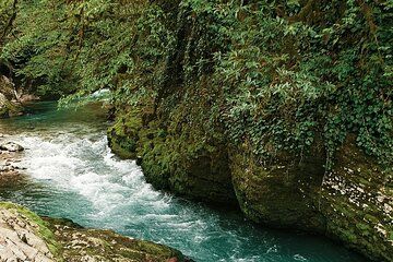 Canyon and Caves Tour