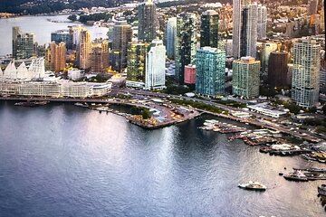 Vancouver City Photoshoot Tour with Capilano Bridge & Dinner