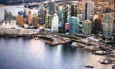 Vancouver City Photoshoot Tour with Capilano Bridge & Dinner