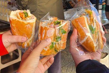 Vientiane Classic Food Tour with Pickup