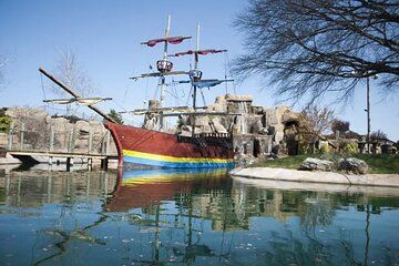 Lost Treasure Golf Combo Ticket Mini Golf and Maze Experience