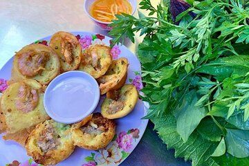 Authentic Saigon Night Walking Tour with Local Street Food