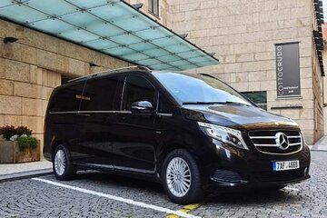 Private Transfer Prague to Salzburg via Cesky Krumlov Hallstatt