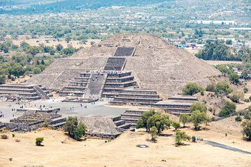 Private Day Trip to Basilica of Guadalupe and Teotihuacan Pyramid