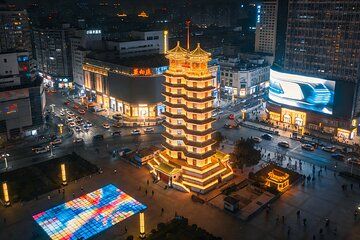 Zhengzhou By Night: Erqi Square and Market Tour