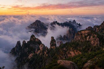 2-Day Private Trip to Huangshan Mountain and Tangmo Ancient Town from Xiamen