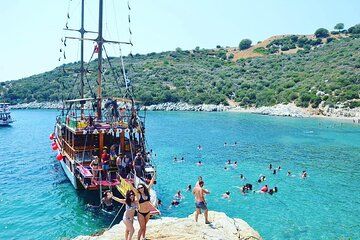 Kusadasi Boat Trip at National Park Bays with Lunch