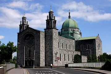 Belfast to Galway Day tour in luxury Mercedes minivan