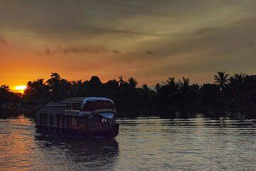 Alleppey Backwater Tour Private Houseboat and Overnight Stay