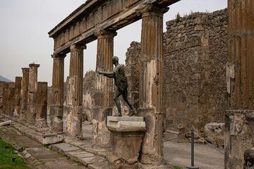 From Rome Pompeii and Coastal Day Tour by Minivan