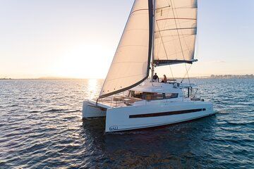 Private Sail on a Luxury Catamaran in San Diego Bay - 12 guests