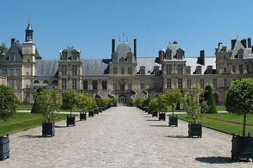 Fontainebleau & Barbizon Private Tour from Paris with Champagne