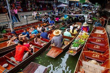 Floating Market and Railway Market Private Tour (SUV)