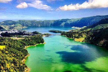 Sete Cidades Lagoa do Fogo Exploration Tour with Lunch