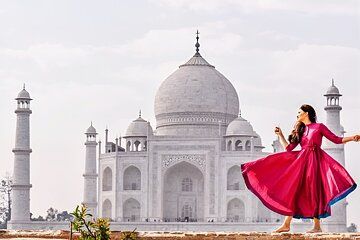 All-Inclusive Taj Mahal Sunrise Day Trip from Delhi