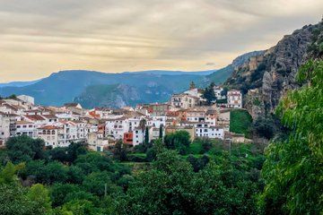Valencia Private Chulilla Hanging Bridges Hiking Tour