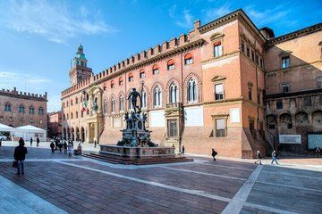Bologna Uncovered: Private Full-Day Tour from Venice + water taxi