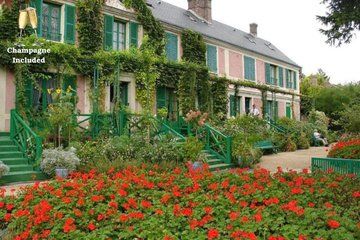 Paris Private Tour Giverny and Monet’s House with Champagne