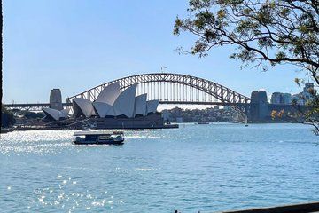 Sydney City Hike and Lunch at Opera Bar