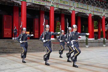 Shore Excursion in Taipei Airplane View Night Market and Massage