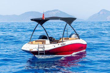 2 Hours Private Speed Boat Trip for Up to 6 People