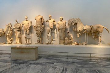 Private Tour and Greek Lunch in Olympia