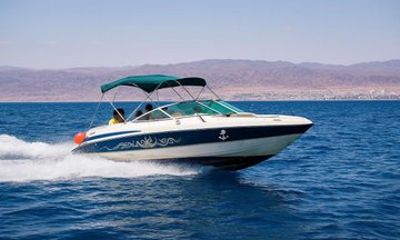 Private Classic Boat Tour in Aqaba Coastal Cruise